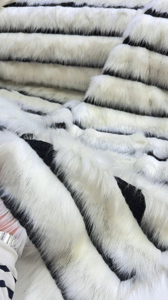 Beyaz Geçişli Kürk