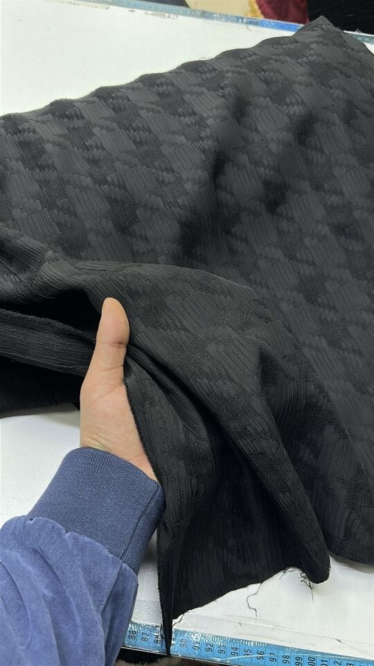 Kazayağı Siyah Jakarlı Brokar