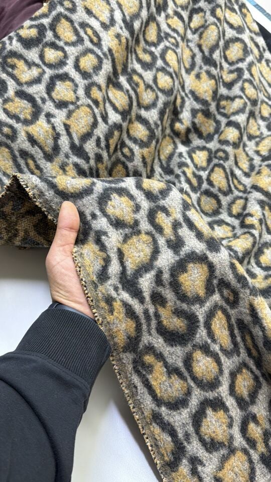 Yün karışımlı Leopar Kaşe