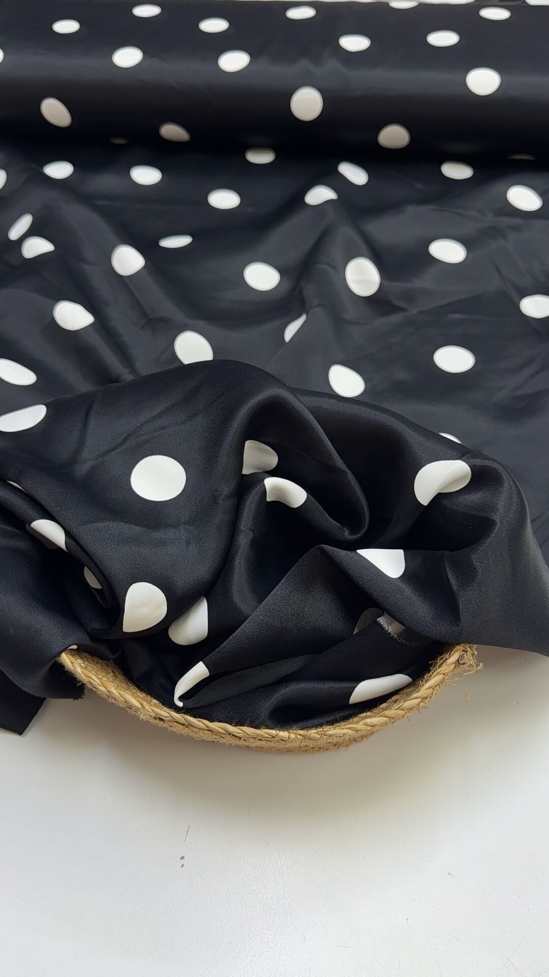 Puantiyeli Pamuklu Saten Kumaş