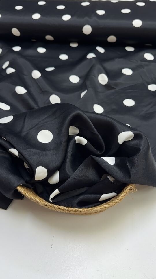 Puantiyeli Pamuklu Saten Kumaş