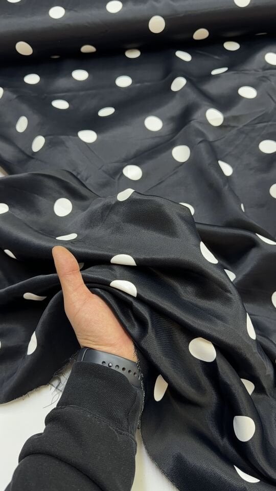 Puantiyeli Pamuklu Saten Kumaş