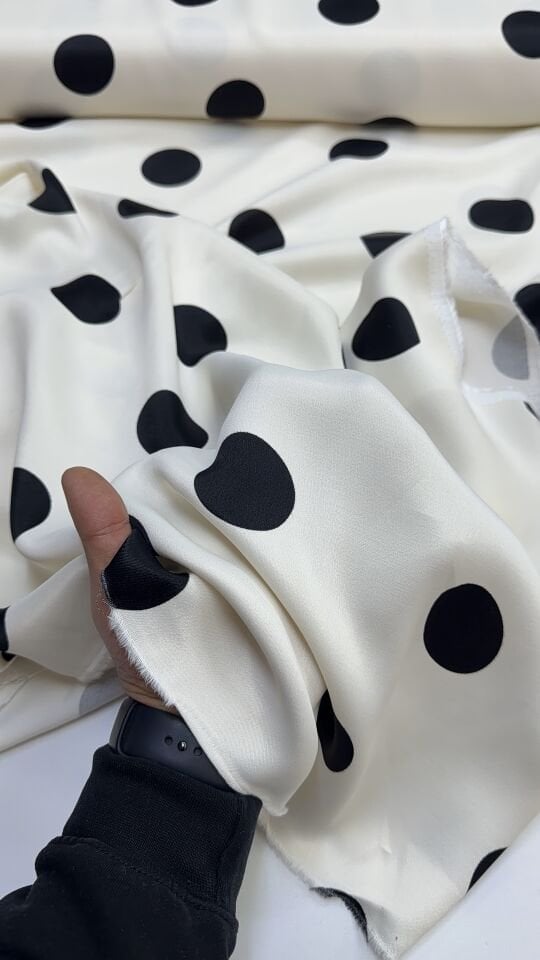 Puantiyeli Pamuklu Saten Kumaş